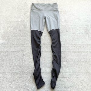 ALO YOGA GODDESS LEGGINGS SIZE MEDIUM TRENDY SEXY FITNESS ACTIVE SPORTY DANCER